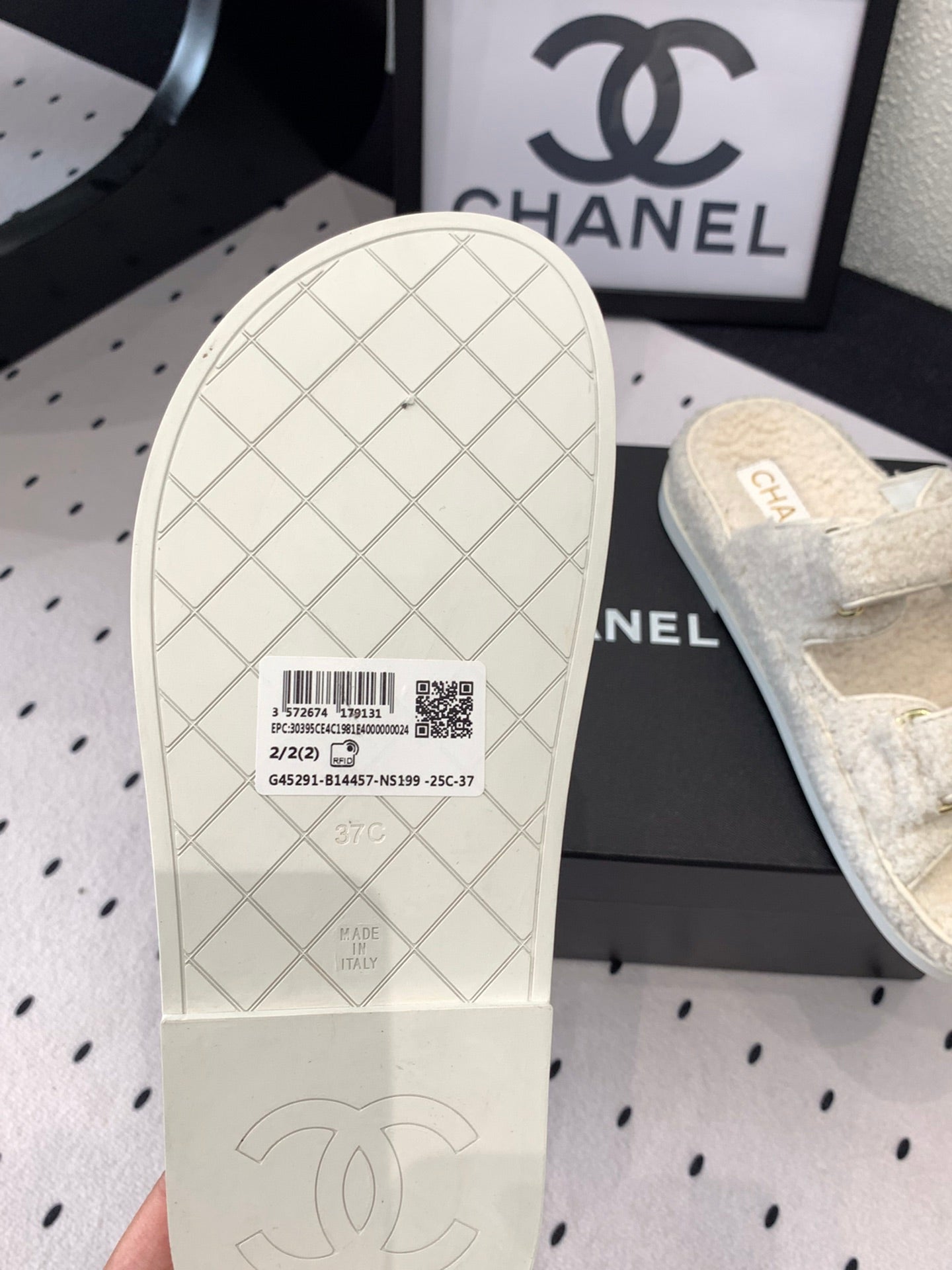 CC DAD SANDAL MULE IN WHITE LAMB FUR - 35