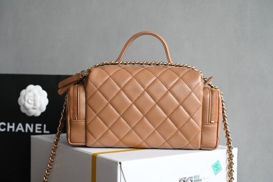 CHANEL 25S КОСМЕТИЧКА 23 СМ ЗІ СВІТЛО-КОРИЧНЕВОЇ ШКІРИ ЯГНЯТИ