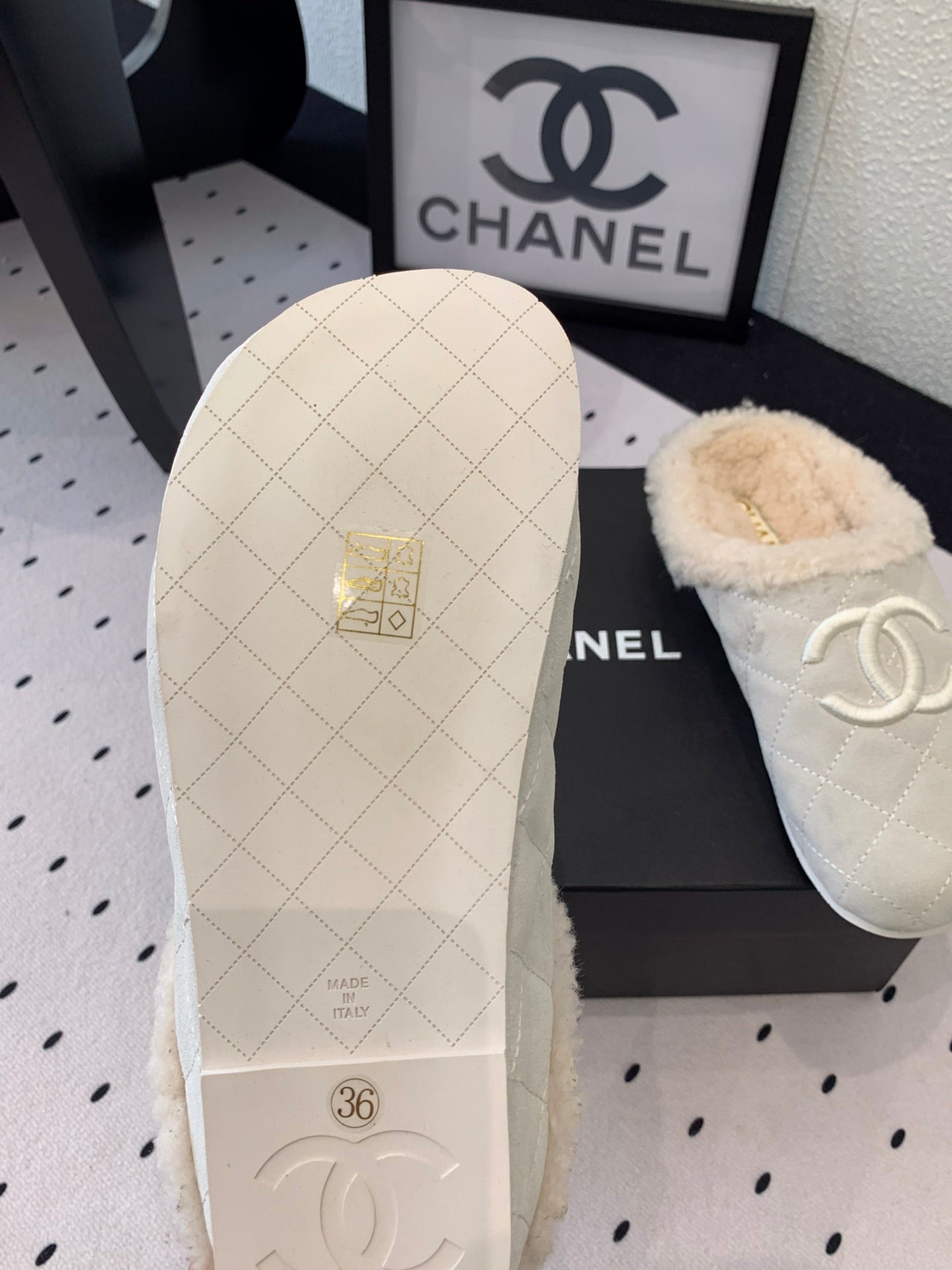 FLAT MULE IN BEIGE SUEDE AND LAMB FUR LINING - 35