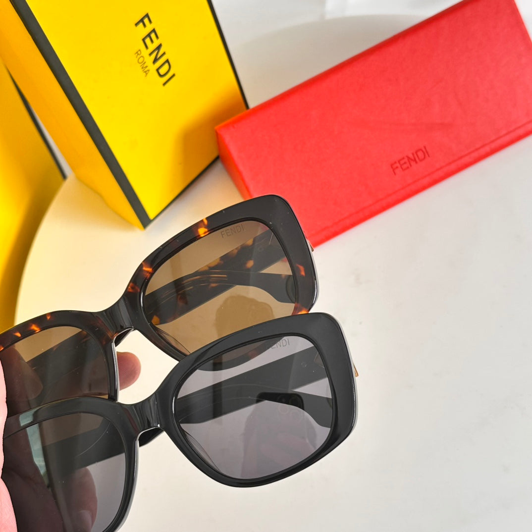 ROMA SQUARE FRAME SUNGLASSES FE40138I IN ACETATE - White