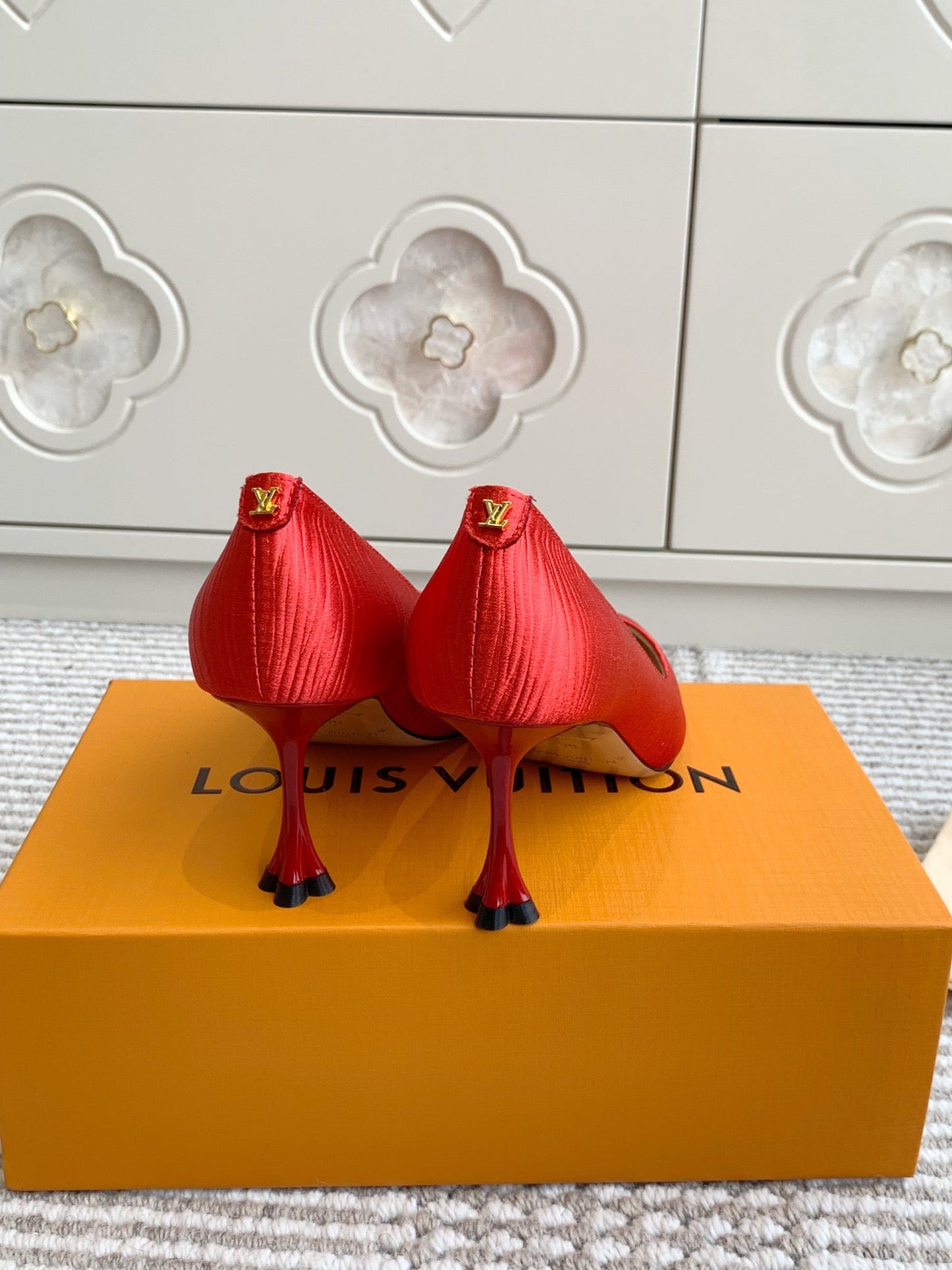 BLOSSOM PUMP 75 MM IN CHERRY RED IMPORTED STRIPED SILK SATIN - 35
