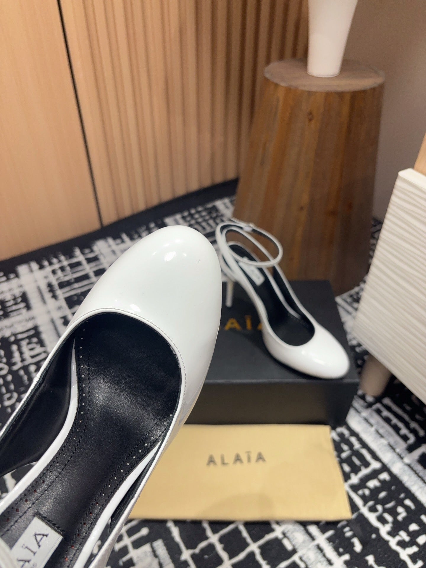 SLINGBACK HEEL 10 CM IN WHITE PATENT CALFSKIN - 35