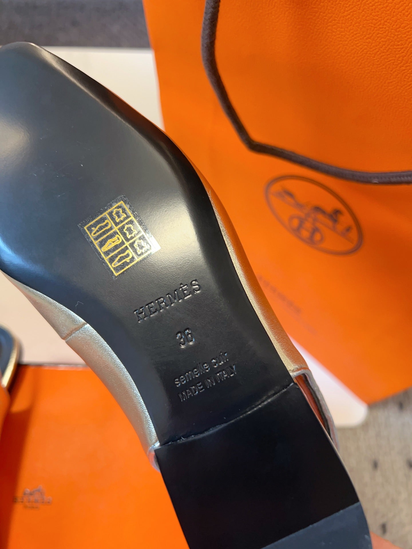 KLEO SLINGBACK IN SILVER CALFSKIN - 35
