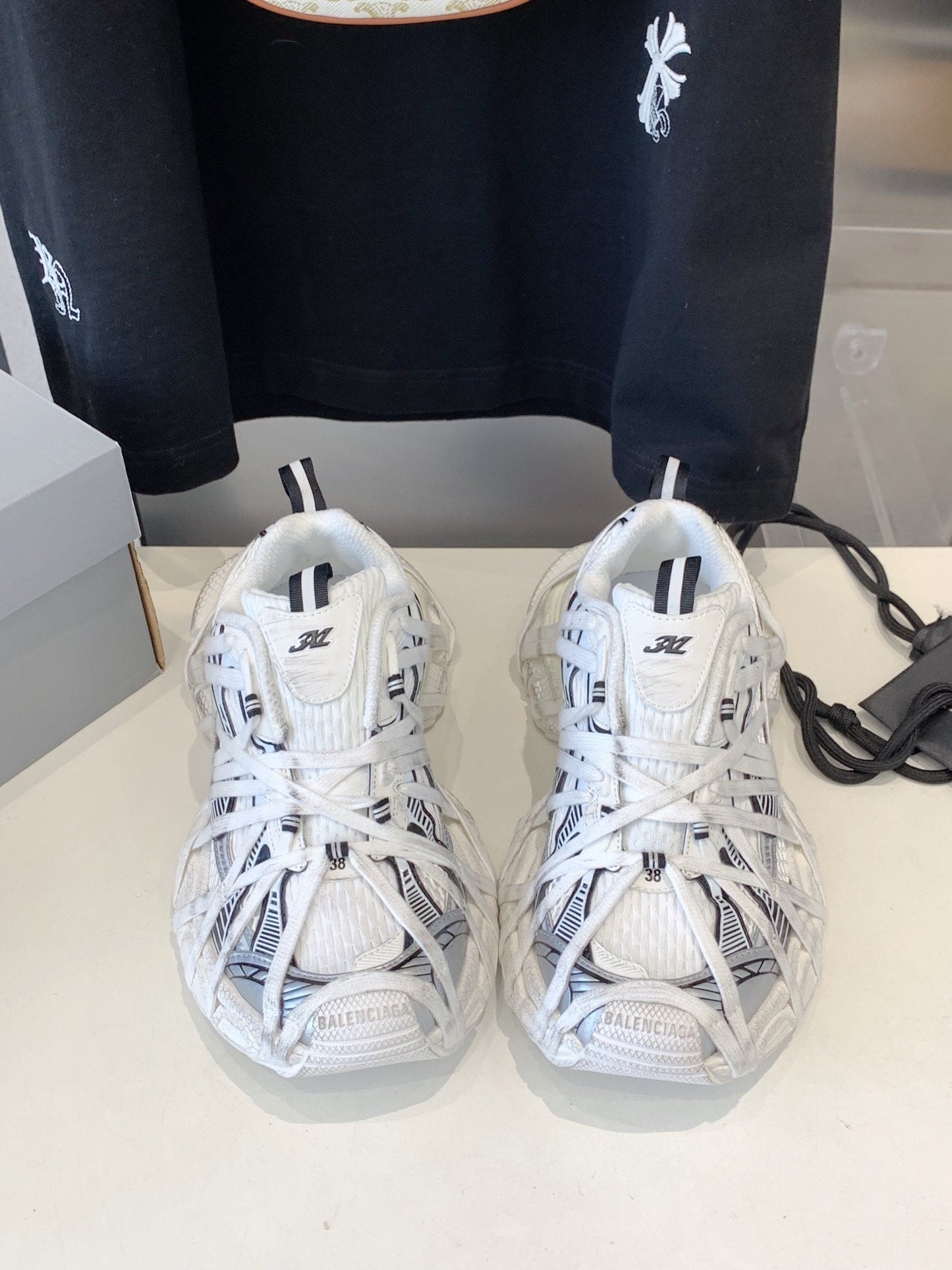 3XL EXTREME LACE SNEAKER WHITE AND SILVER - 35