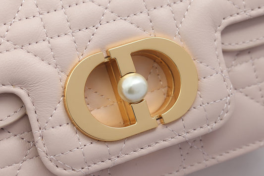СУМКА JOLIE TOP HANDLE 19 З ТЕЛЯЧОЇ ШКІРИ КАННАЖУ БЛІДО-РОЖЕВОГО КОЛЬОРУ
