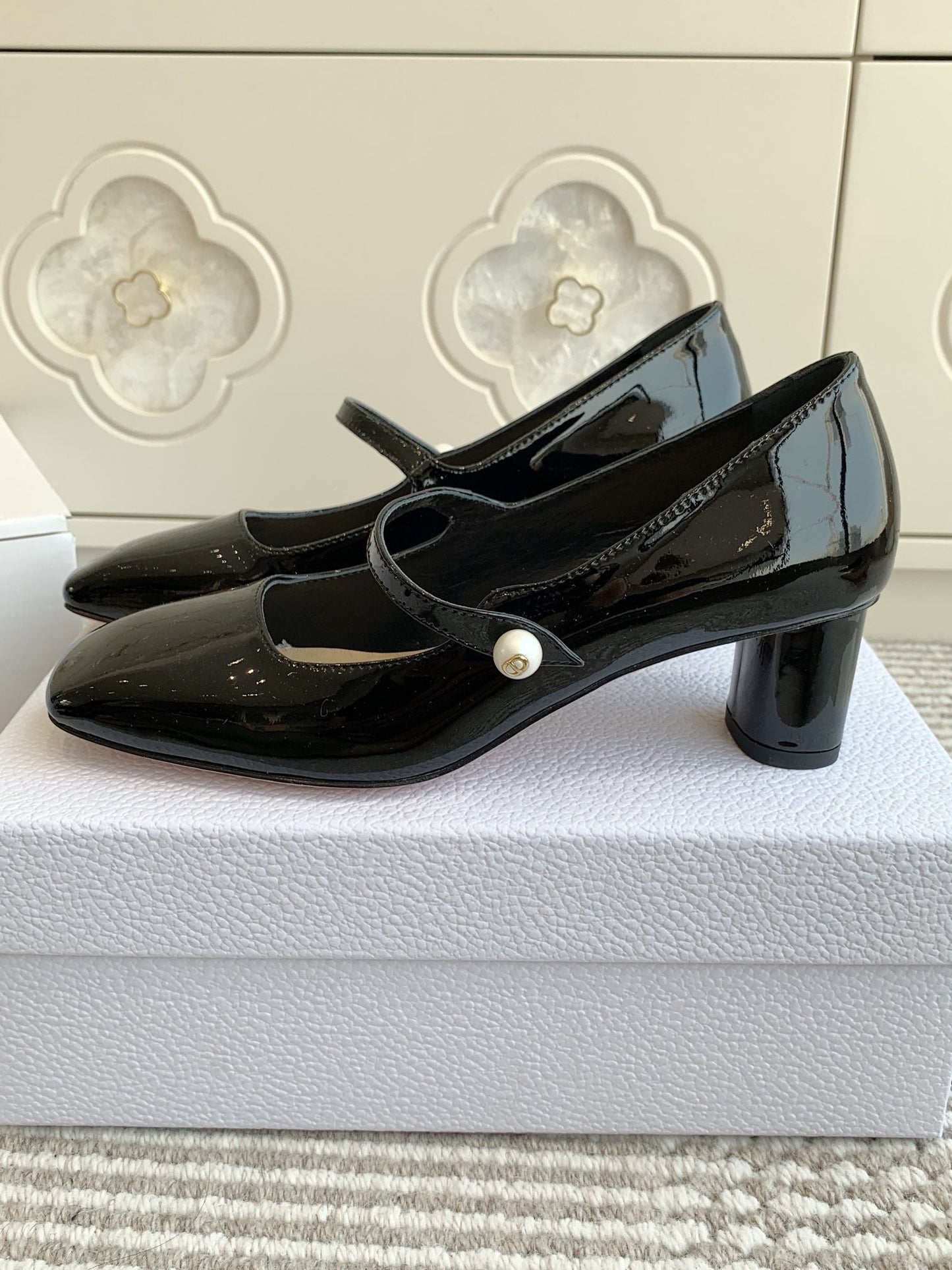 PEARL JOLIE MARY JANE PUMPS IN BLACK CALFSKIN - 35