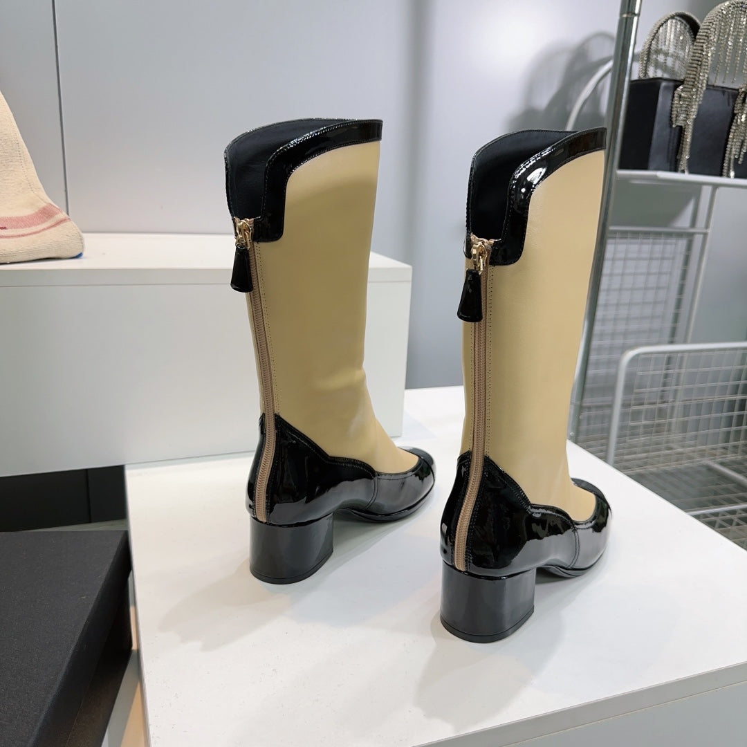 CHANEL SHORT BOOTS 25S 45 MM IN BEIGE AND BLACK LAMBSKIN - 35