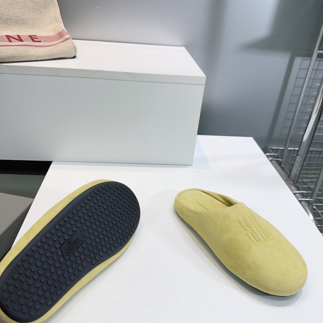 BALENCIAGA 25S MULES IN LIGHT YELLOW SUEDE - 35