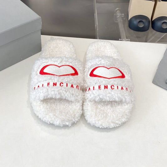 BALENCIAGA 25S FLAT SLIPPERS IN WHITE WOOL - 35