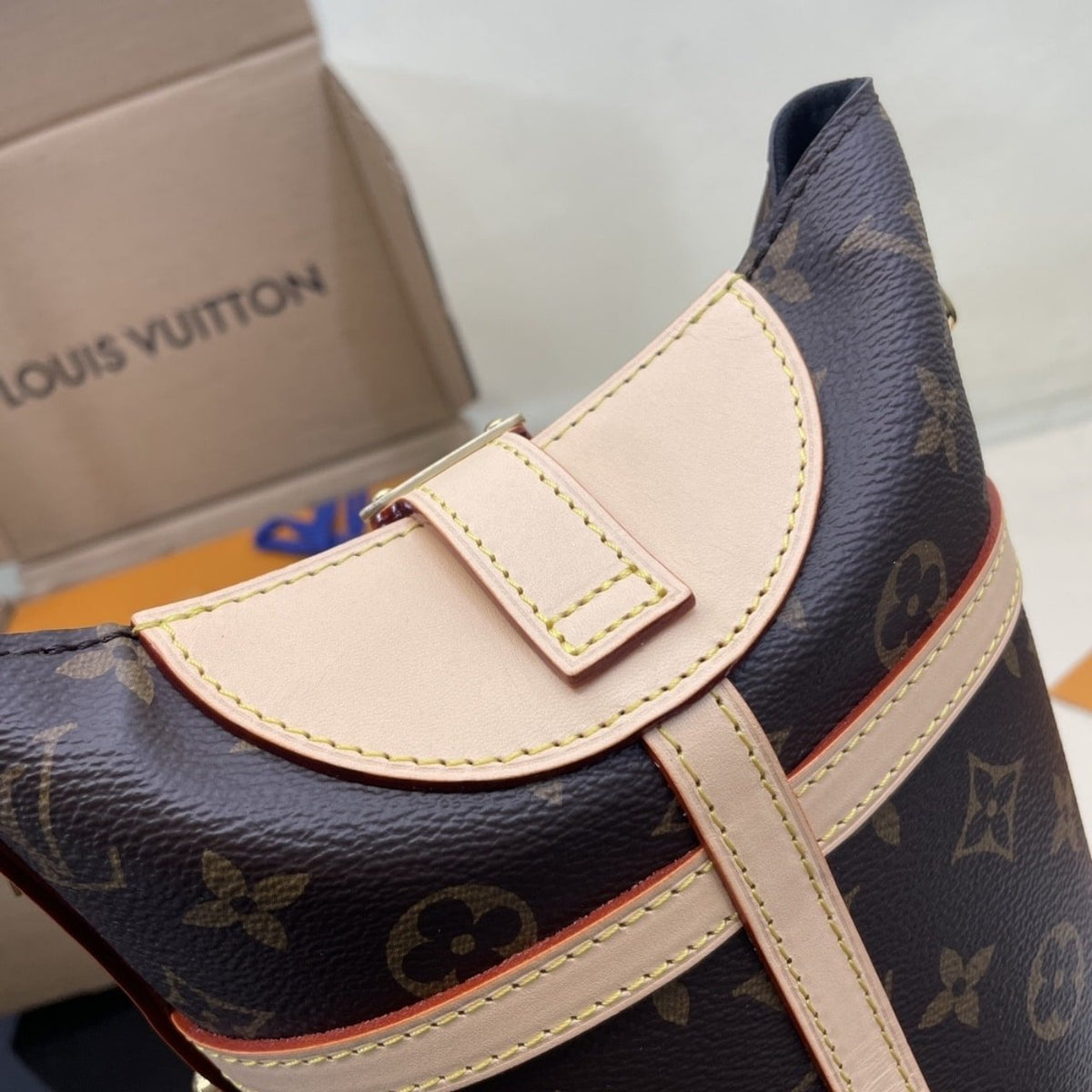 Super Vip 1:1 – Louis Vuitton Duffle Monogram Coated Canvas Beige 22Cm M43587