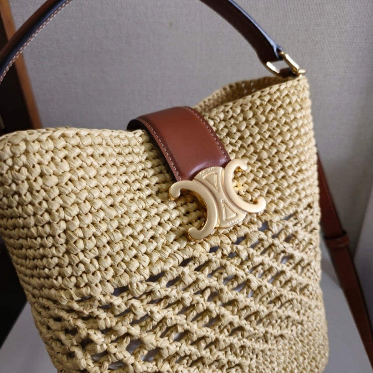 Super Vip 1:1 – Celine Small Louise Bucket In Raffia Natural And Tan 19Cm 119742GNS 02NT