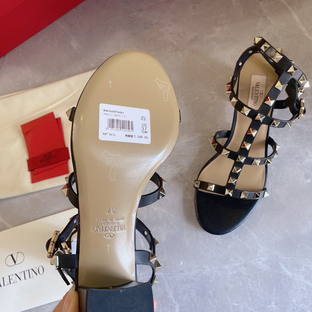 ROCKSTUD CALFSKIN ANKLE STRAP 60 SANDAL BLACK - 35