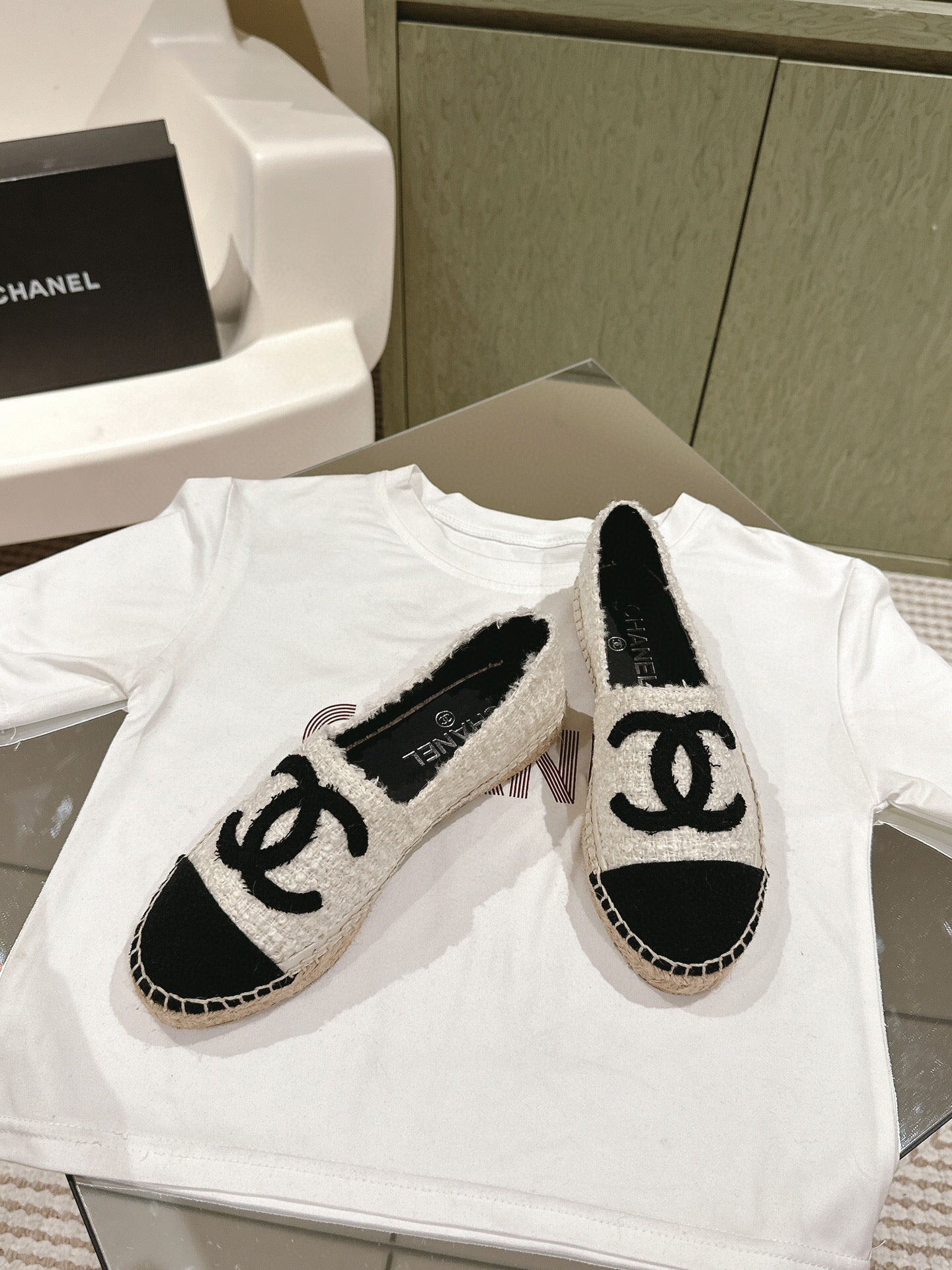ESPADRILLES LOAFERS IN WHITE TWEED WITH BLACK LOGO - 34