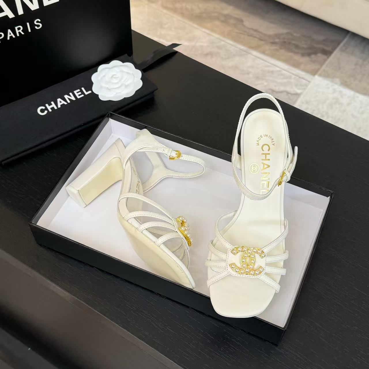 HIGHT SANDALS 2025 IN WHITE PATENT LAMBSKIN - 35