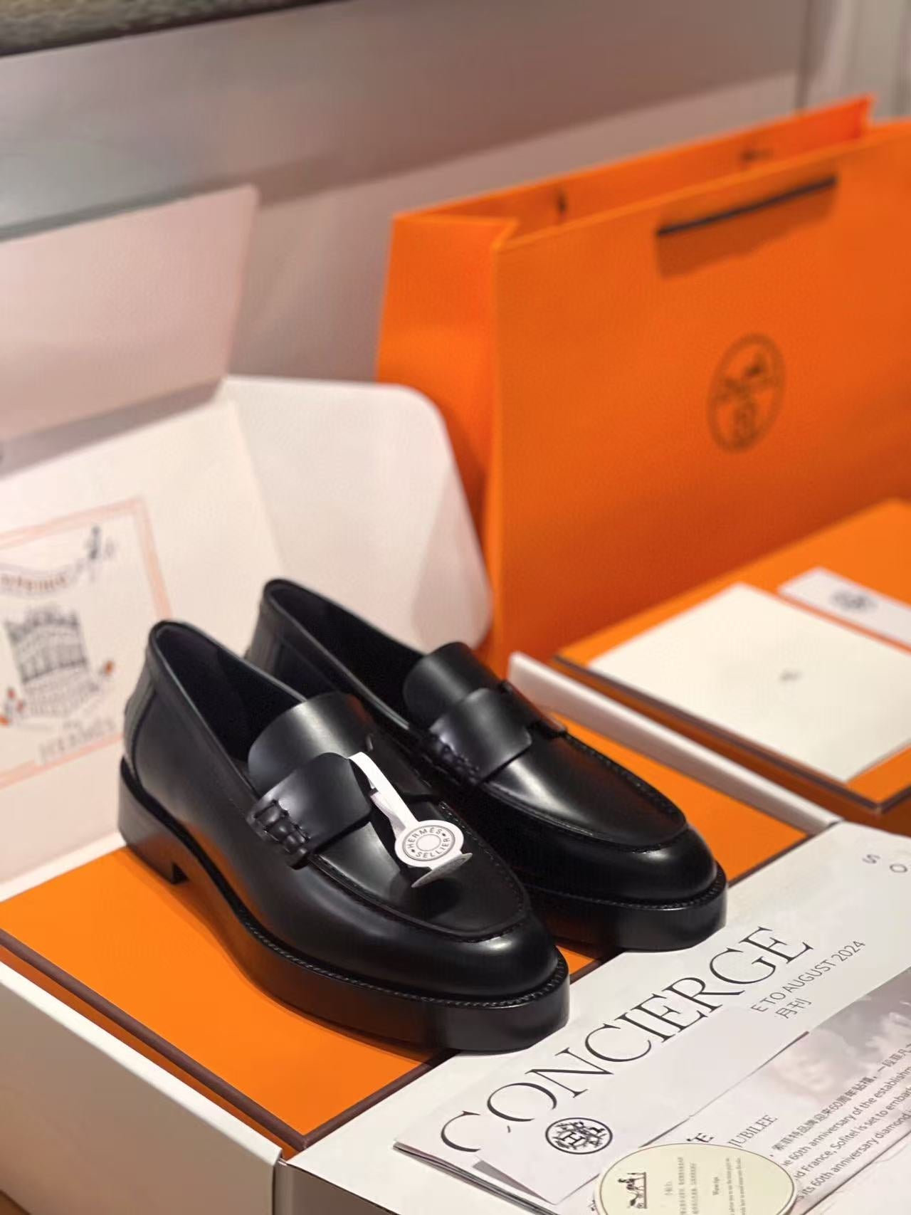 HM PARIS LOAFERS IN BLACK CALFSKIN WITH CLASSIC PENNY STRAP DESIGN - 35