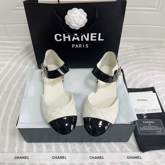 CC CLASSIC MARY JANE FLATS IN WHITE AND BLACK QUILTED CALFSKIN - 35