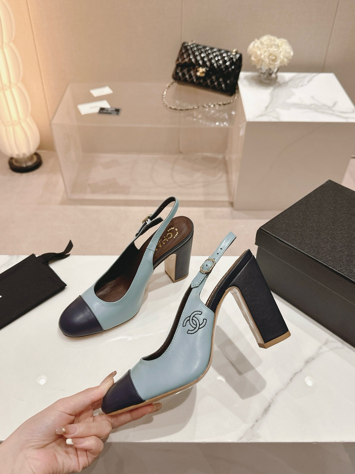 CC SLINGBACK PUMPS IN BLUE AND BLACK CALFSKIN - 35