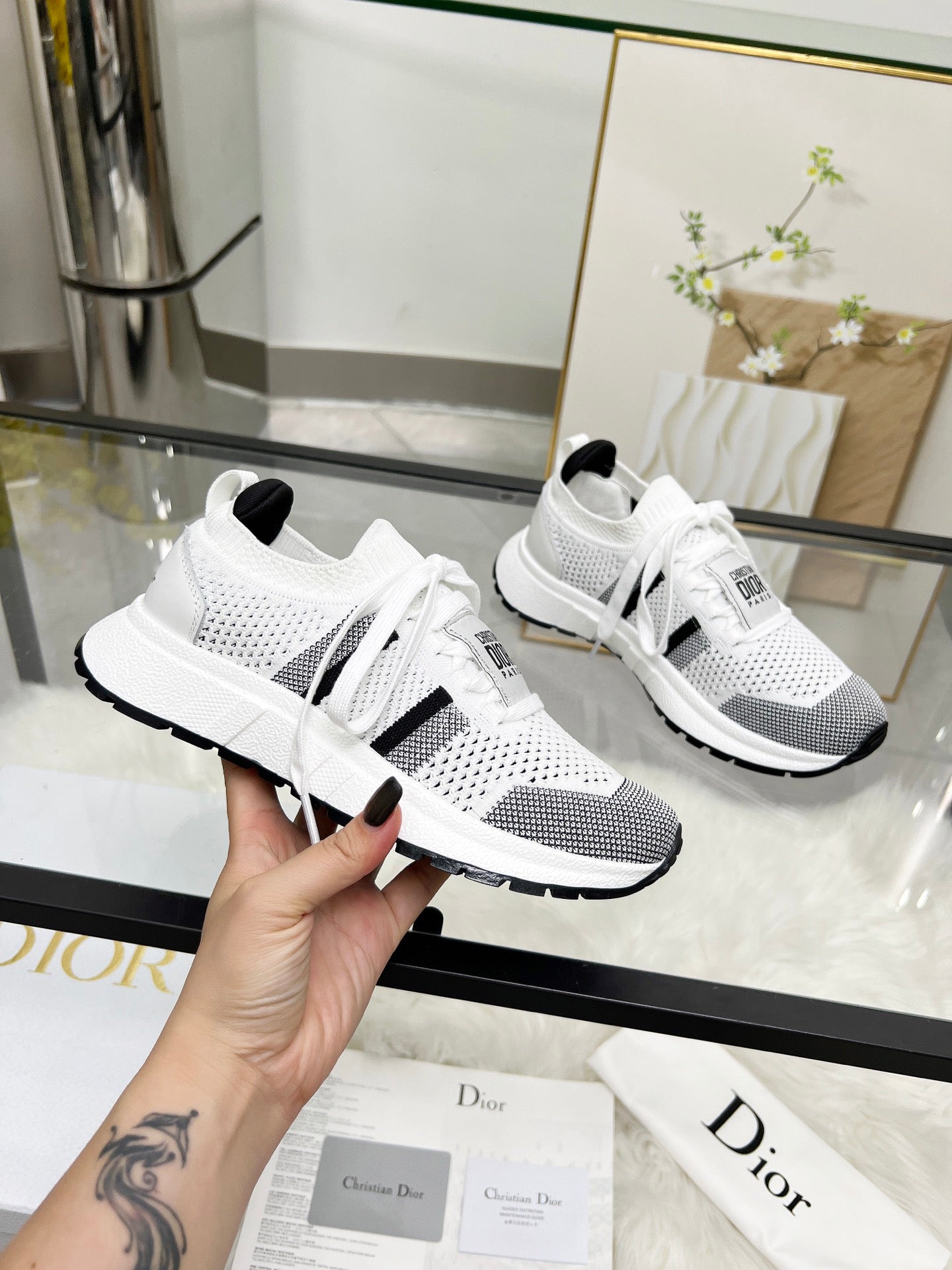 WALK'N'DIOR SNEAKERS IN WHITE AND BLACK MESH - 35