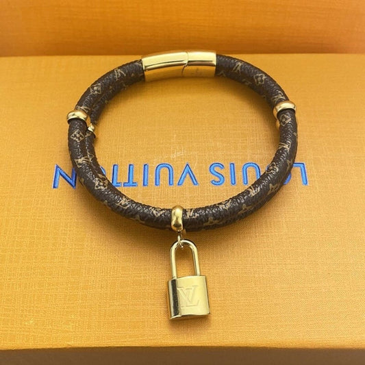 Louis Vuitton Keep It Twice Bracelet M8109E