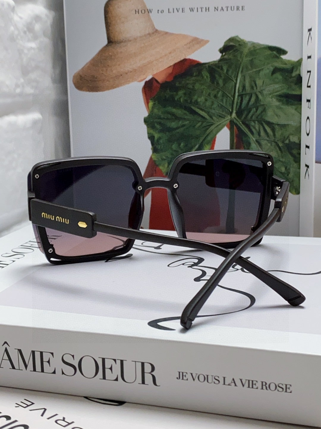 RUNWAY SQUARE SUNGLASSES 576823 IN ACETATE - Plum Red