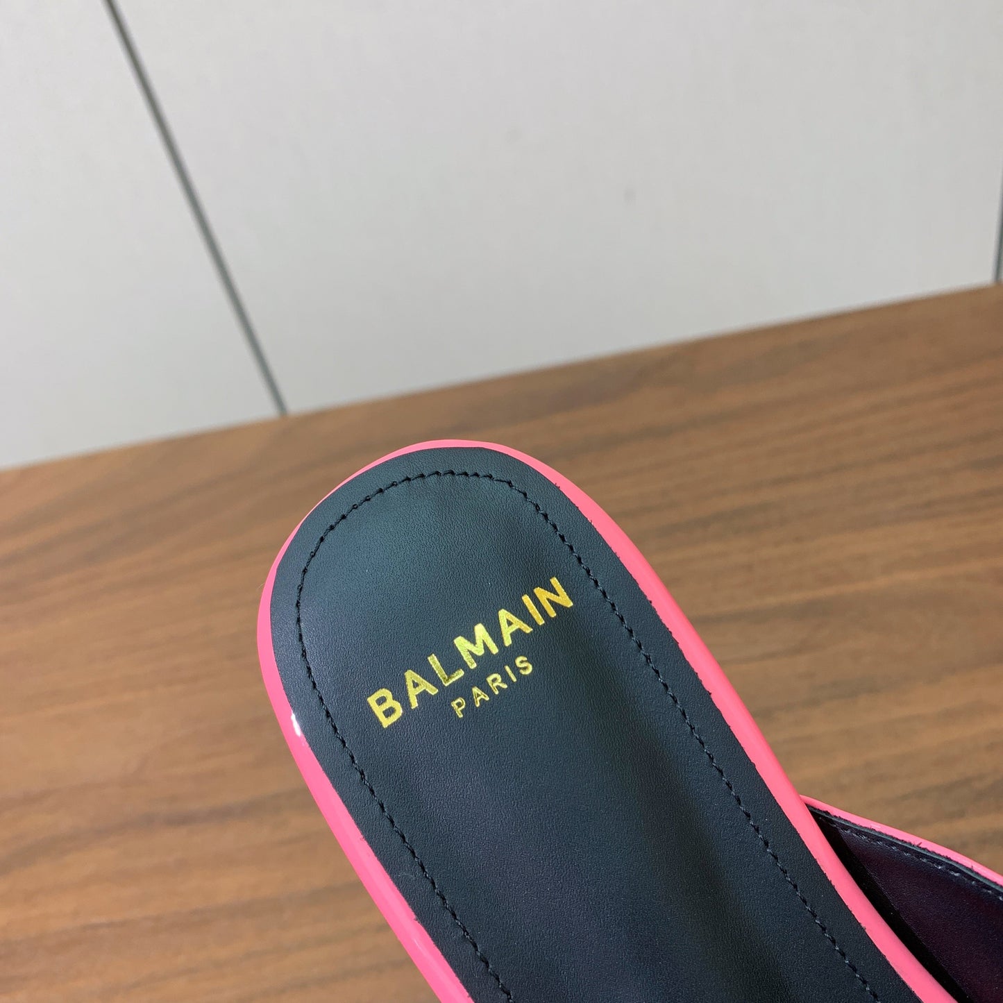 БОСОНІЖКИ BALMAIN 26S B-BELT НА ПЛОСКІЙ ПІДОШВІ З РОЖЕВОЇ ТЕЛЯЧОЇ ШКІРИ