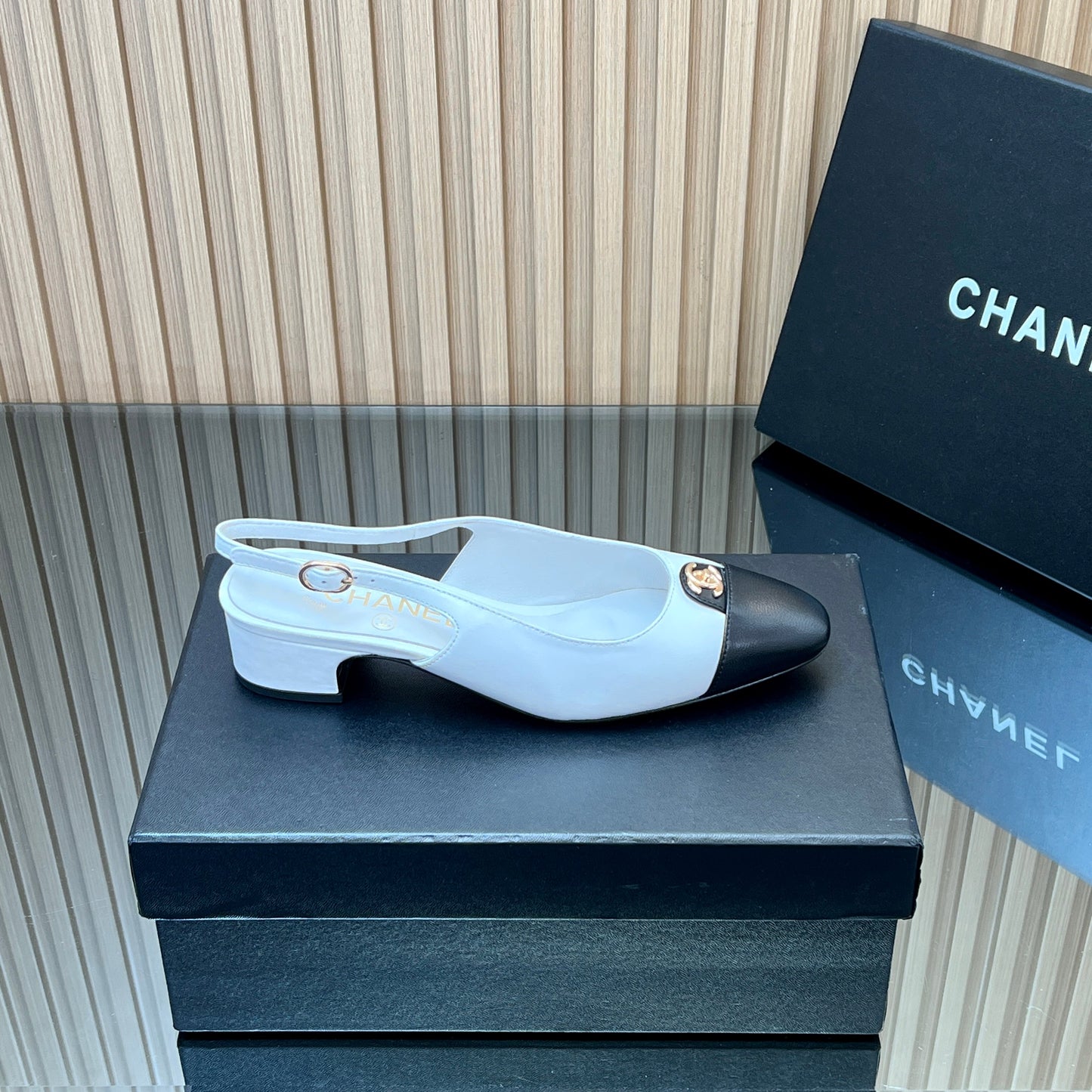 CHANEL 25S SLINGBACK SHOE 45MM IN WHITE CALFSKIN GOLD HARDWRE - 35
