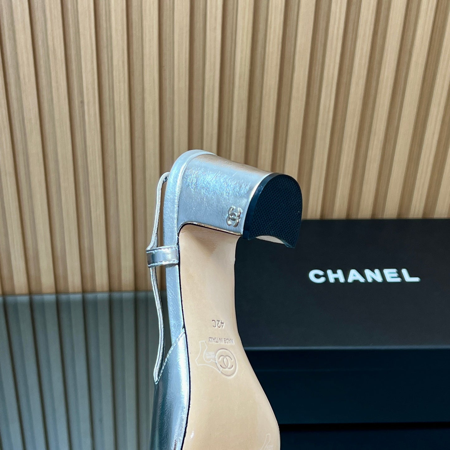 CHANEL 25S SLINGBACK SHOES IN SILVER AND BLACK CALFSKIN - 35