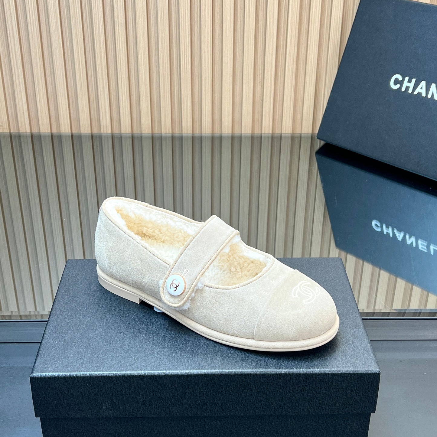 CHANEL 25S FURRY MARY JANE SHOES IN IVORY SUEDE - 35