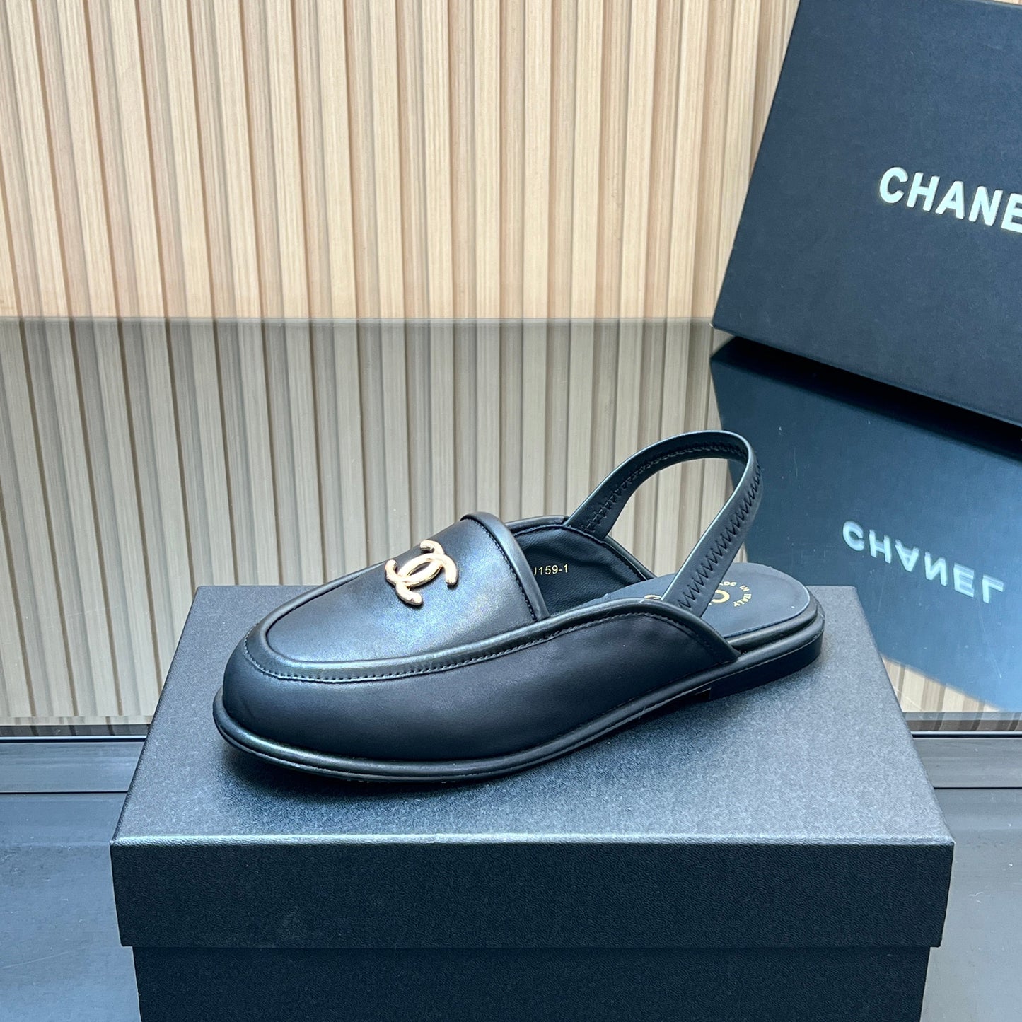 CHANEL 25S BACK STRAP MULE 15MM IN BLACK CALFSKIN GOLD HARDWRE - 35