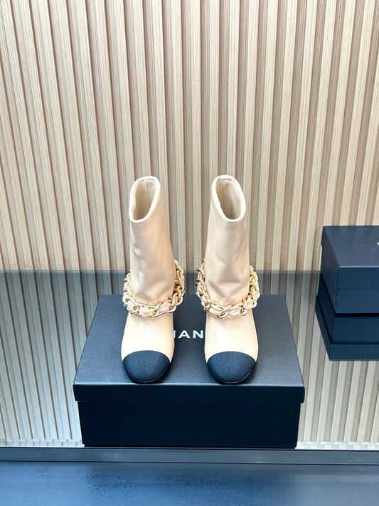 ЧЕРЕВИКИ CHANEL 25S НИЗЬКІ 65ММ З БЕЖЕВОЇ ТЕЛЯЧОЇ ШКІРИ З ЗОЛОТОЮ ФУРНІТУРОЮ - 35
