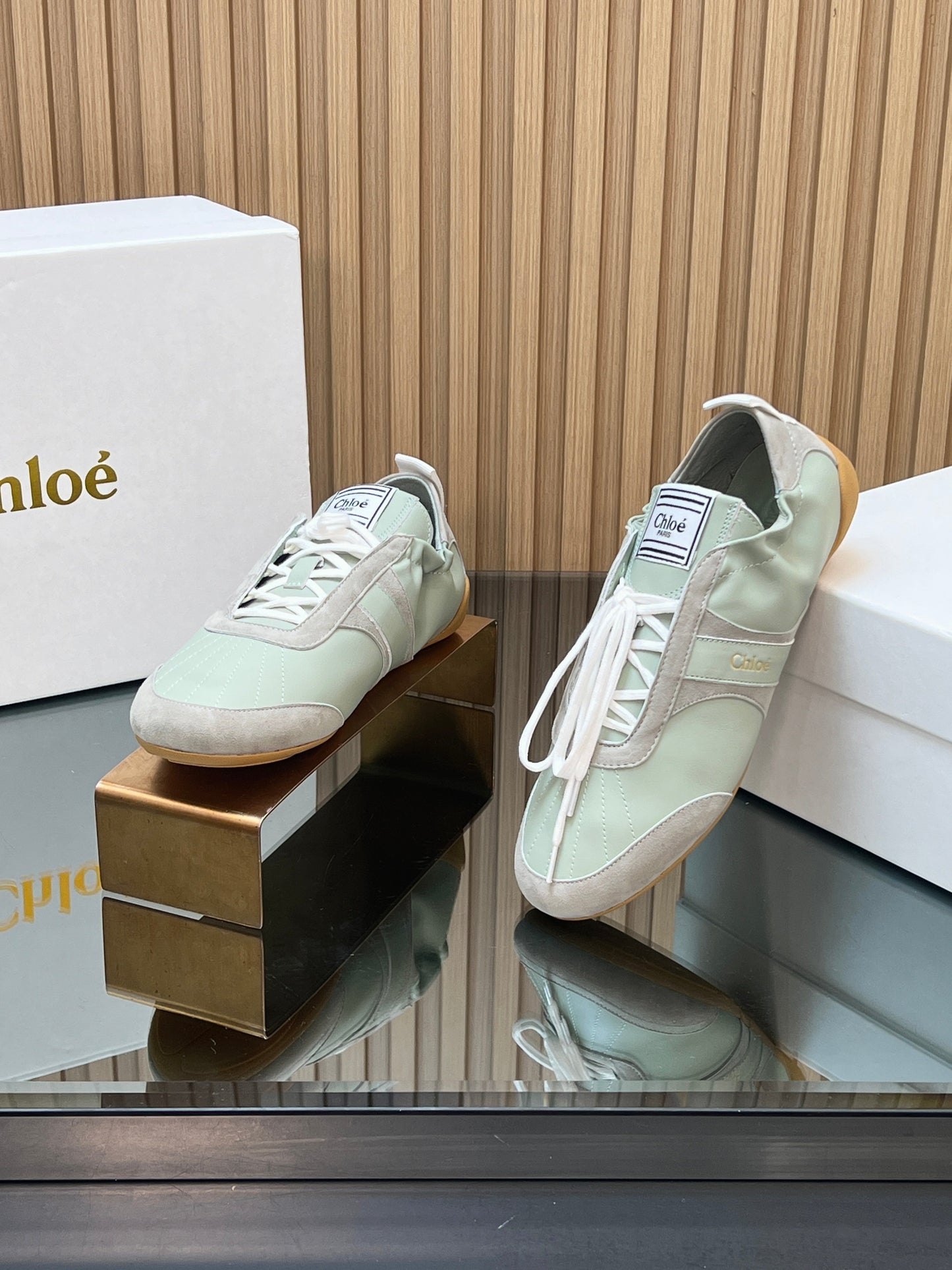 CHLOÉ 26S SNEAKERS IN LIGHT GREEN CALFSKIN AND GREY SUEDE