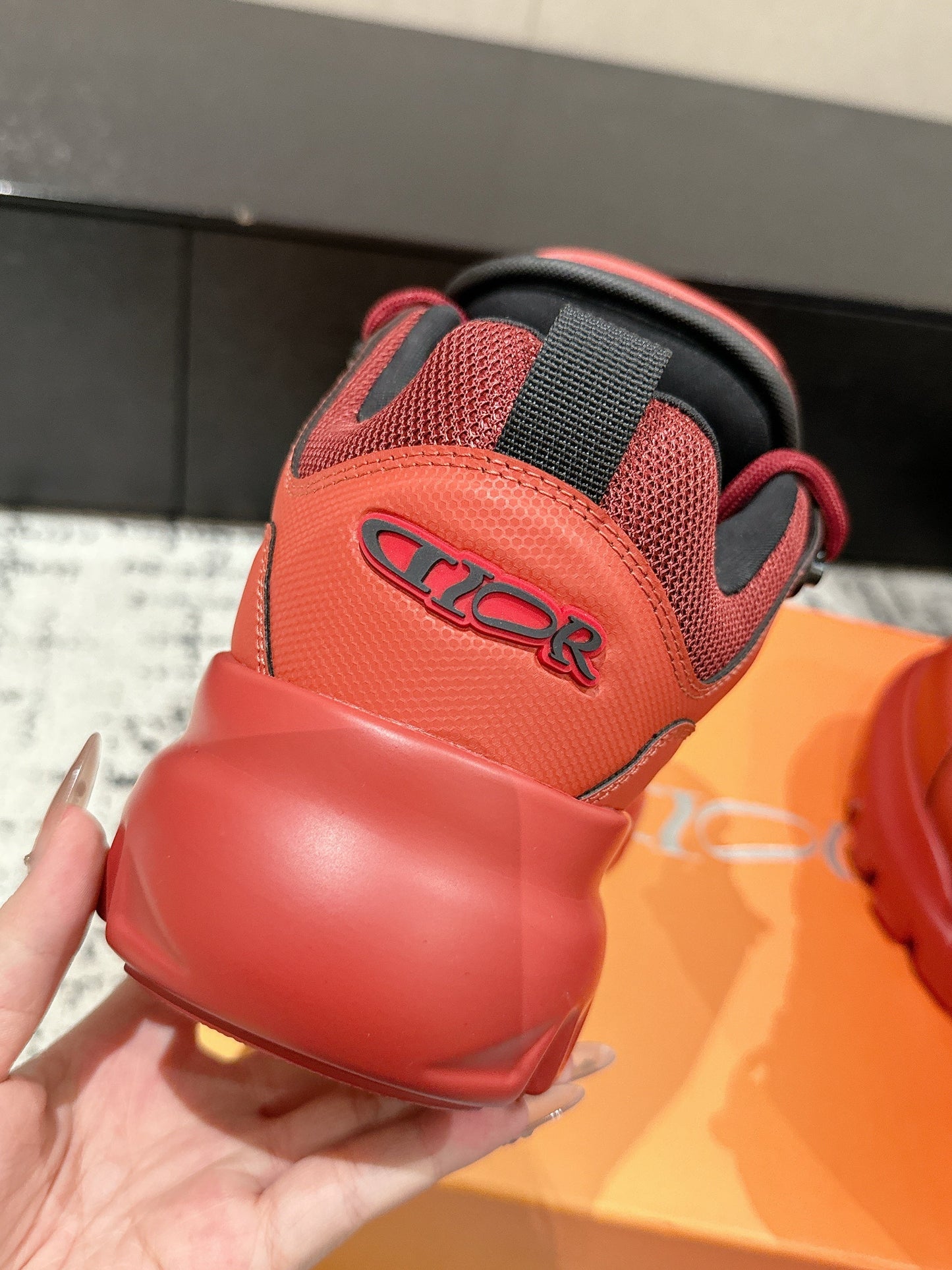 SNEAKER IN RUBY RED CALFSKIN AND BREATHABLE MESH 175307 - 35