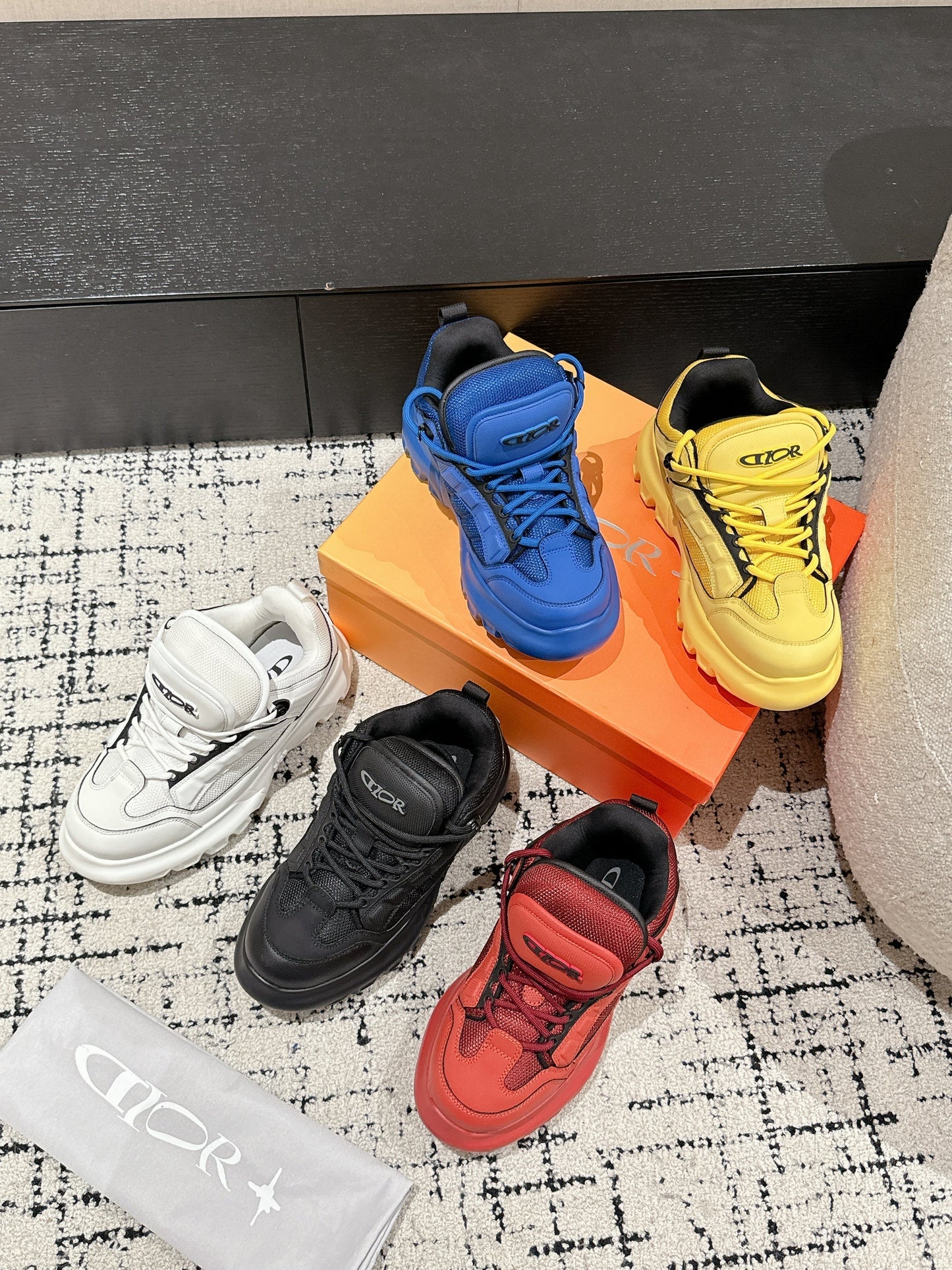 SNEAKER IN COBALT BLUE CALFSKIN AND BREATHABLE MESH 175311 - 35