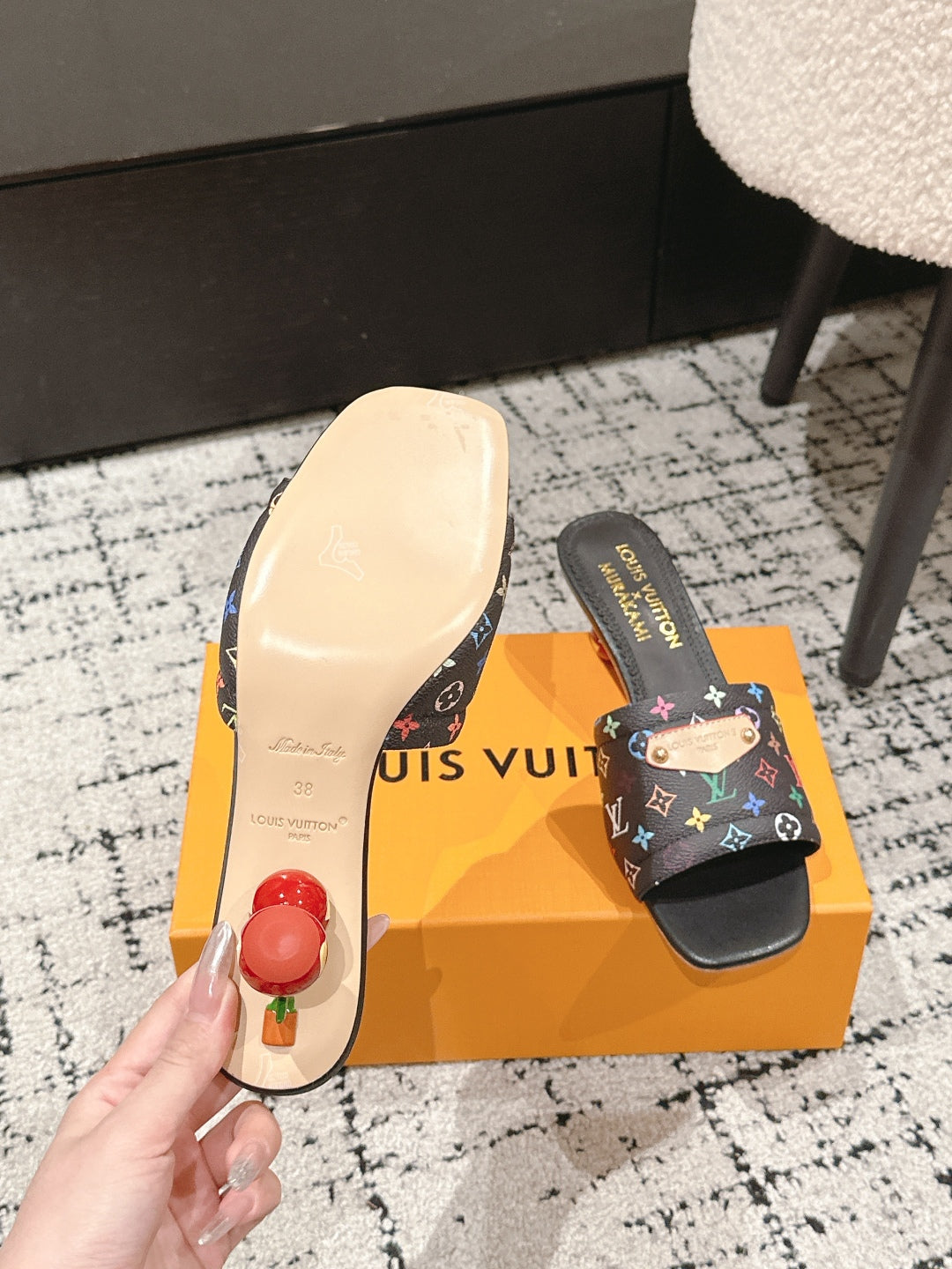 LV CHERRY HIGH HEELS 25S 55 MM IN BLACK CALFSKIN STYLE 14 - 35