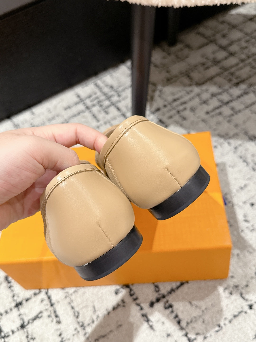 LV LOAFER 25S IN BEIGE SUEDE AND CALFSKIN - 35
