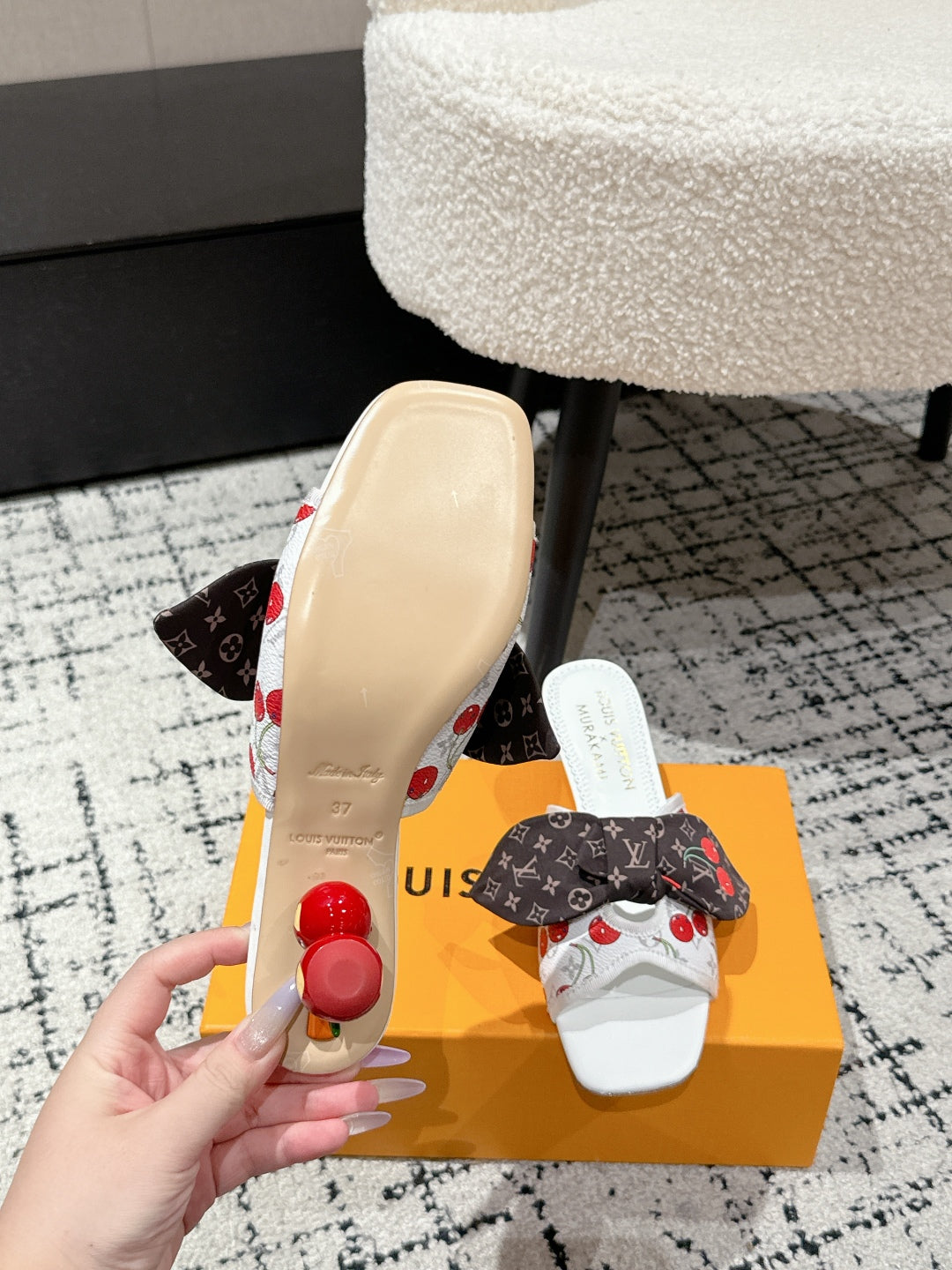 LV CHERRY HIGH HEELS 25S IN WHITE CALFSKIN WITH BOW STYLE 9 - 35