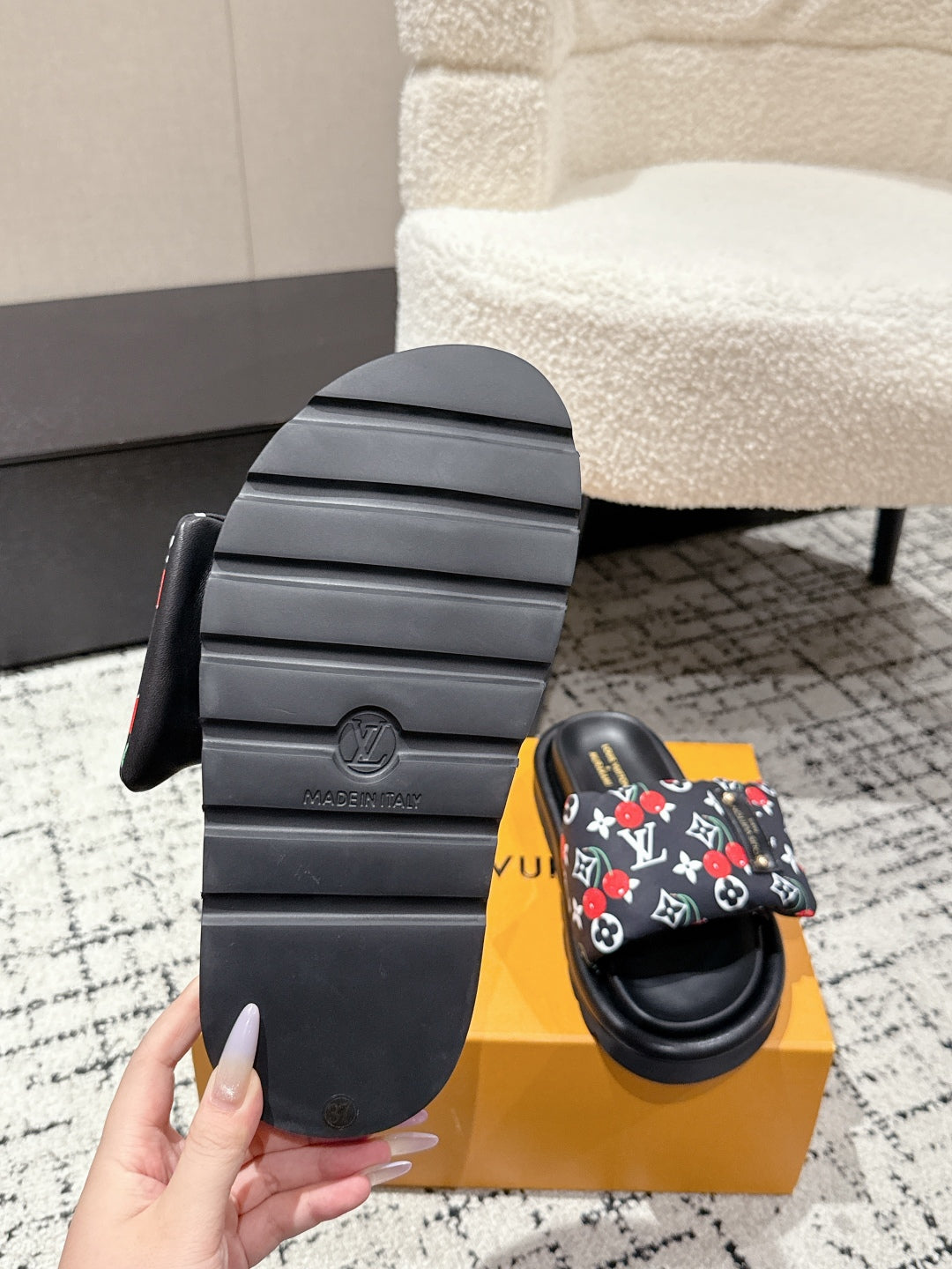 LV MIAMI-STYLE SANDALS 25S IN BLACK FABRIC AND CALFSKIN - 35