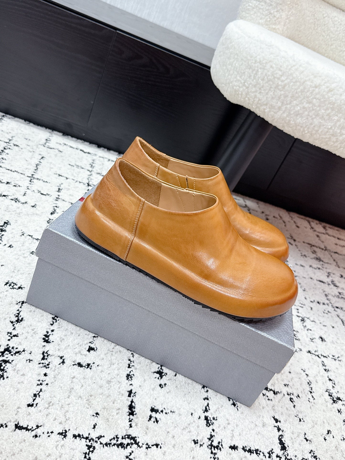 МОКАСИНИ PRADA 26S З ГЛАДКОЇ ТЕЛЯЧОЇ ШКІРИ ТЕПЛОГО КОРИЧНЕВОГО КОЛЬОРУ