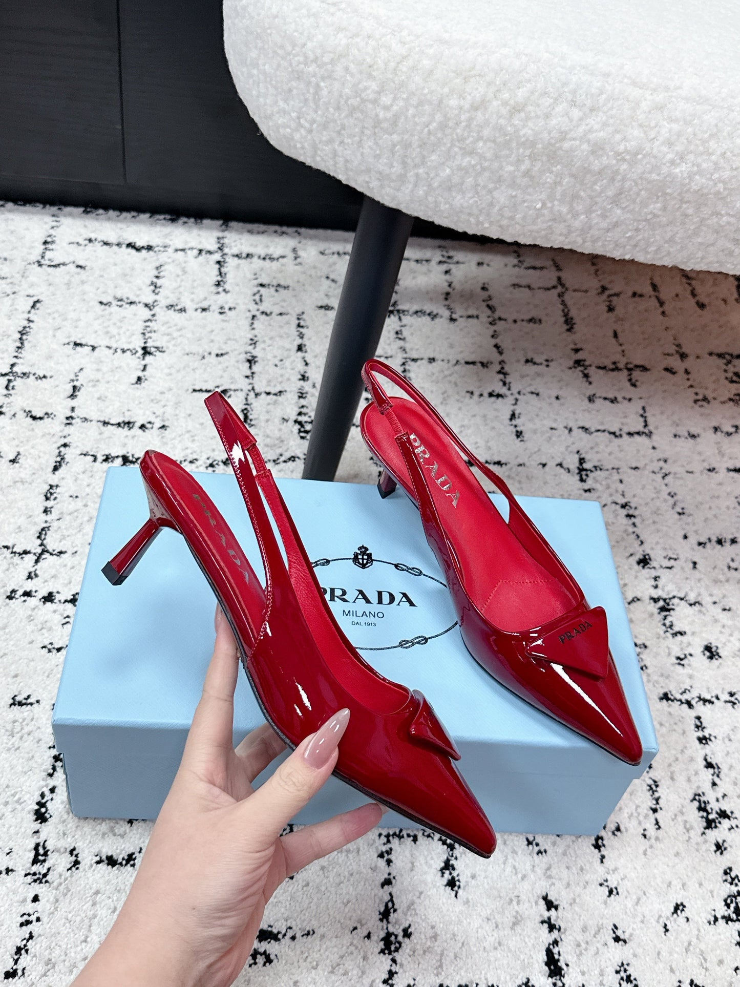 БОСОНІЖКИ PRADA 26S SLINGBACK 60 ММ З ТЕМНО-ЧЕРВОНОЇ ЛАКОВАНОЇ ТЕЛЯЧОЇ ШКІРИ