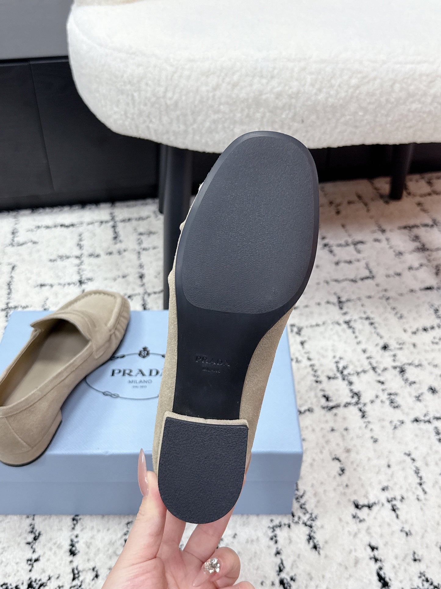 ЛОФЕРИ PRADA 26S 25 ММ З БЕЖЕВОЇ ЗАМШІ