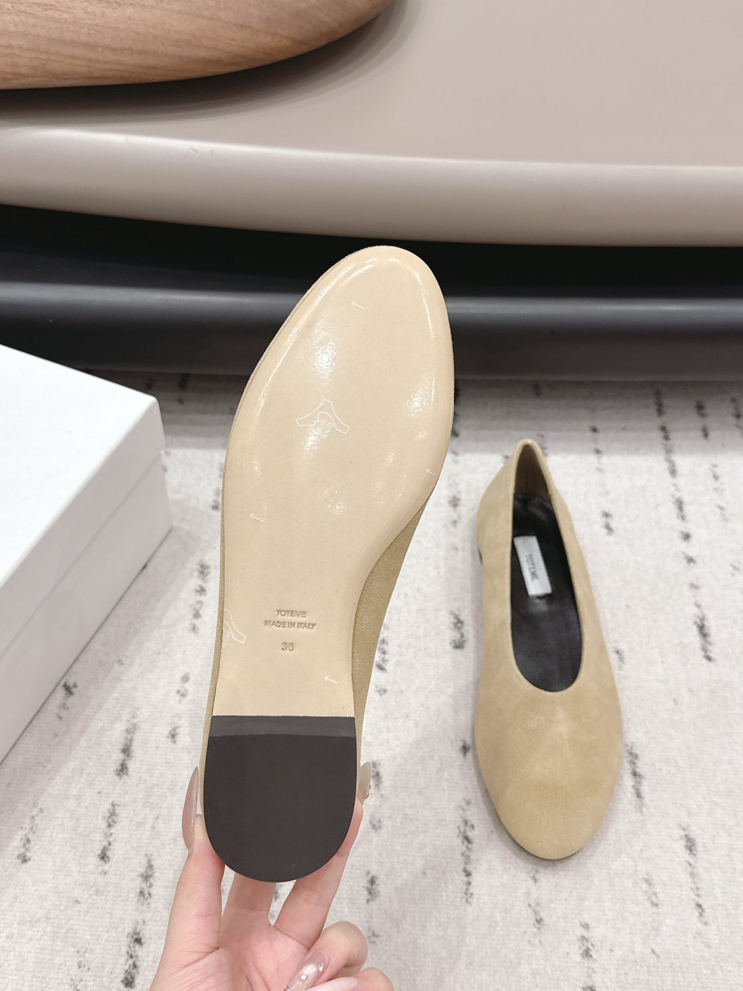 THE ROW 26S BALLET FLATS IN BEIGE SUEDE