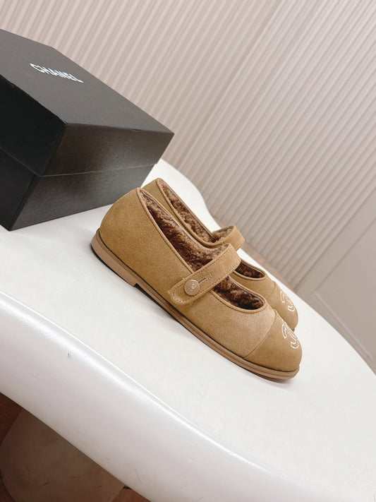 CHANEL FLAT MARY JANE SHOES 25S IN WARM BEIGE VELVET - 35