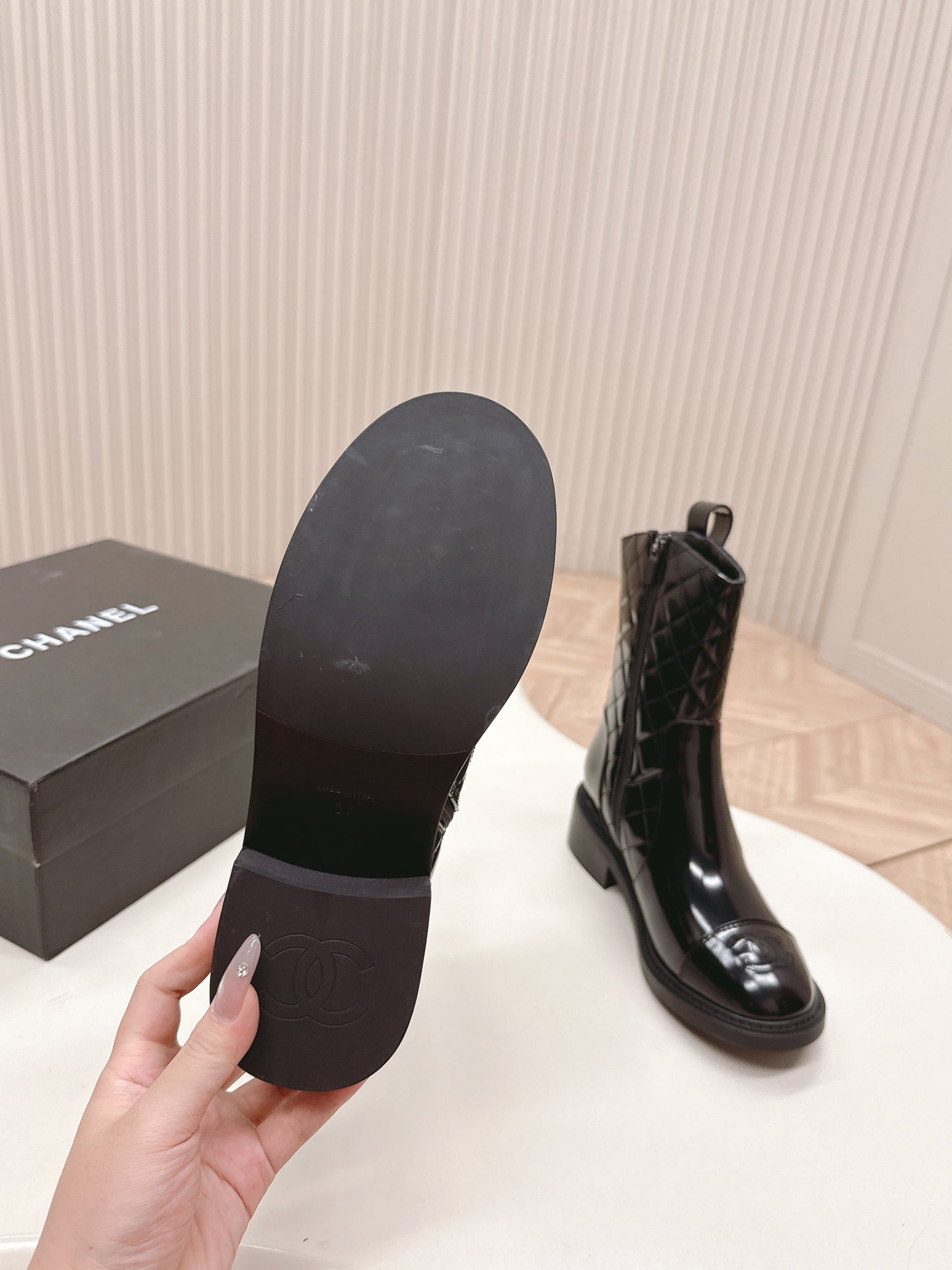 CHANEL ANKLE BOOTS 25S IN BLACK GLOSSY LAMBSKIN WITH GOLD HARDWARE - 35