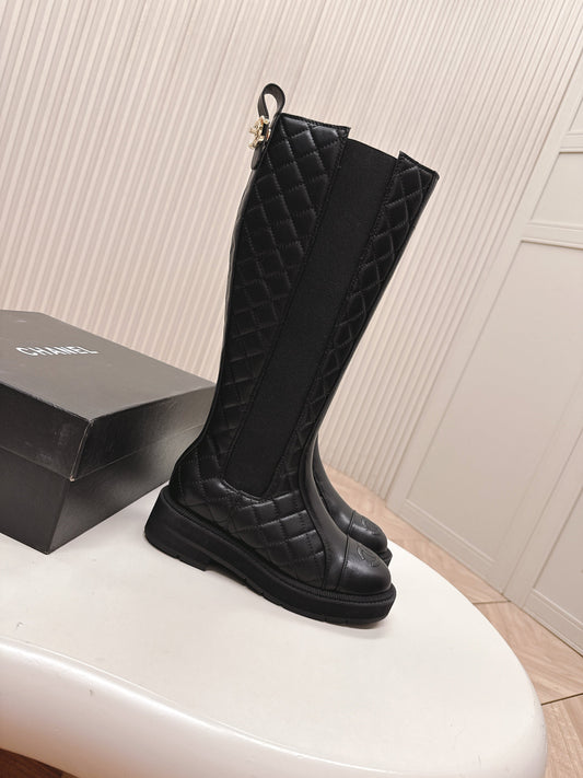 ЧОБОТИ CHANEL ДО КОЛІН 25S З ЧОРНОЇ ШКІРИ ЯГНЯТИ - 35