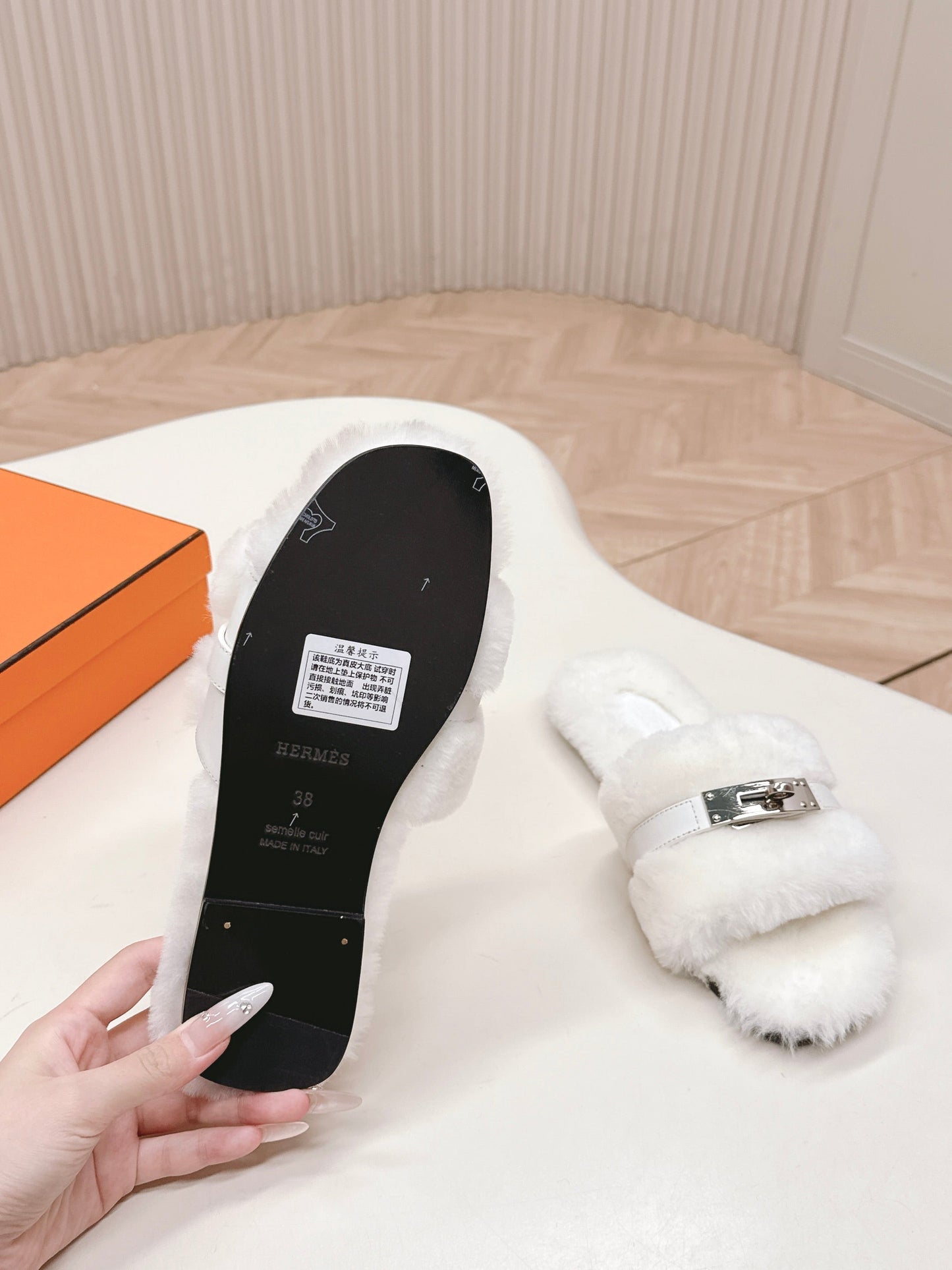 HM 25S ORAN SANDAL IN WHITE SHEARLING WITH SILVER HARDWARE - 35