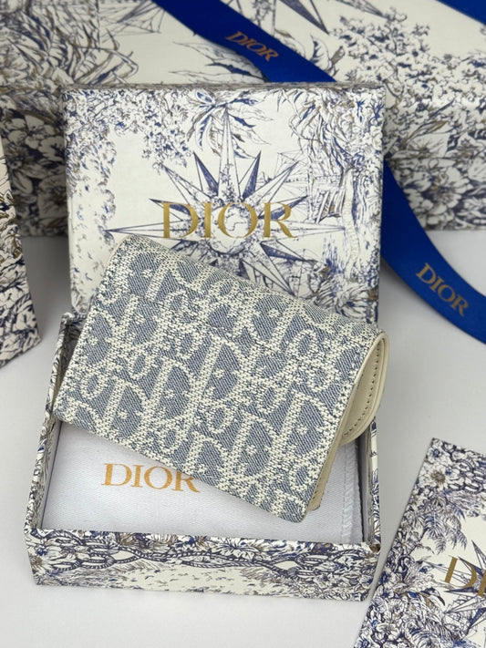 DIOR 25S SADDLE ЖАСМИНОВИЙ КАРДХОЛДЕР 10 ЗІ СКЛАДКОЮ СИНІЙ OBLIQUE ЖАККАРДОВИЙ ХОЛСТ