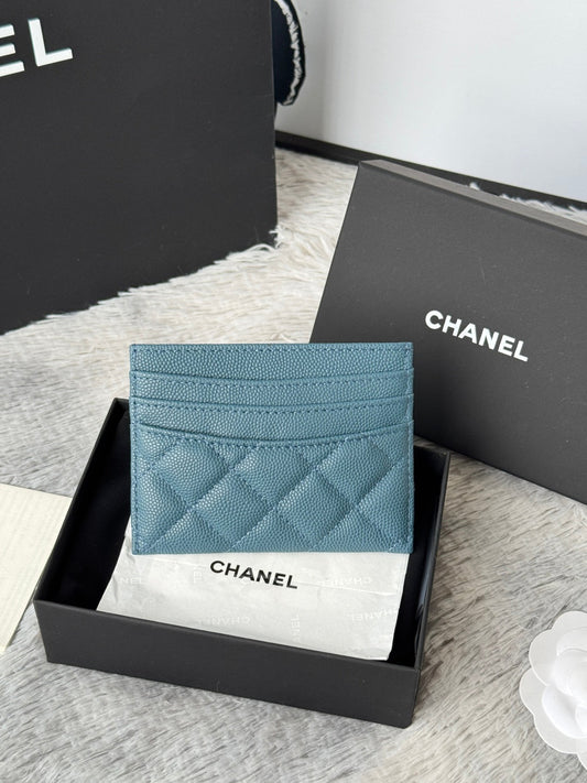 CHANEL 25S КАРТХОЛДЕР 11 У СЛАНЦЕВО-СИНІЙ ІКРЯНІЙ ШКІРІ З ФУРНІТУРОЮ ЗІ ЗОЛОТА