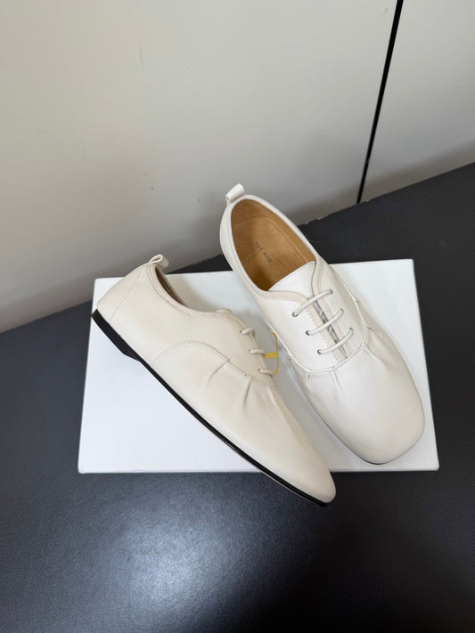 THE ROW 26S LACE UP DERBY FLATS IN WHITE CALFSKIN WITH SQUARE TOE