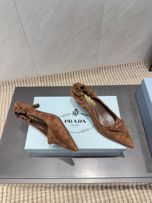 ТУФЛІ PRADA 26S, 55 ММ, З КОРИЧНЕВОЇ ЗАМШІ З ЛОГОТИПОМ