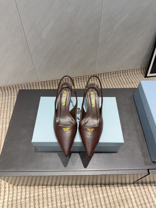Високі туфлі-слінгбеки PRADA 26S із загостреним носком, 55 мм, з темно-коричневої овчини